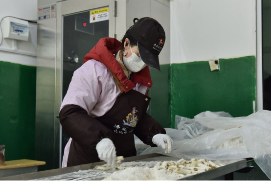 黎川：年货企业生产忙